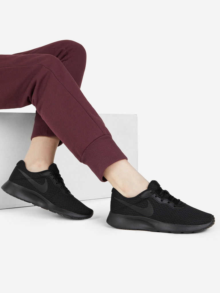 Кроссовки женские Nike Tanjun