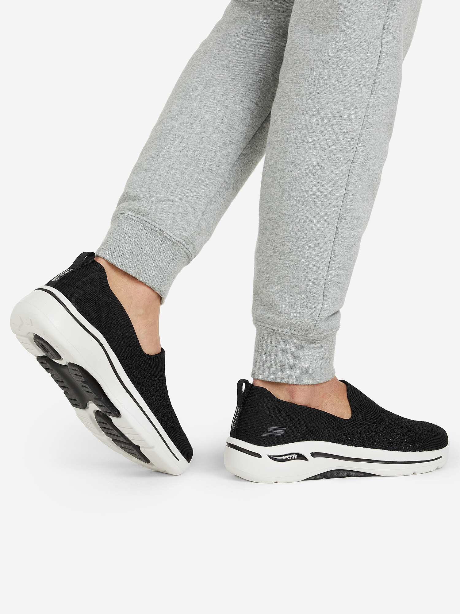 Слипоны женские Skechers Go Walk Arch Fit чёрный/белый цвет — купить за ...