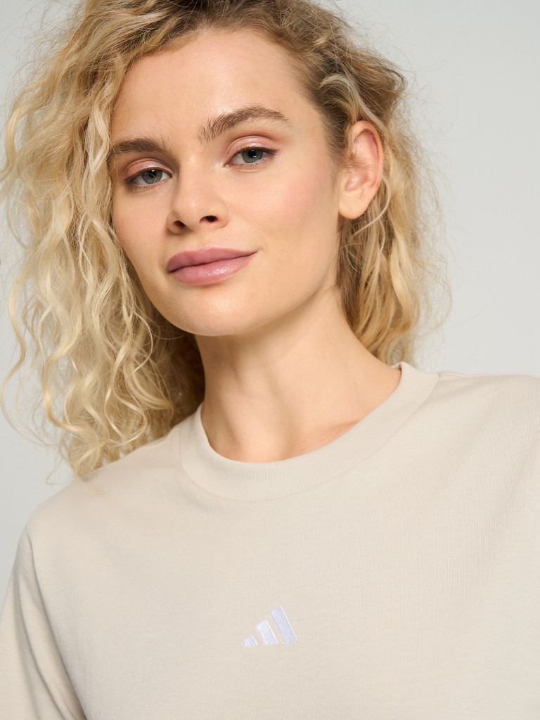 adidas әйелдер футболкасы
