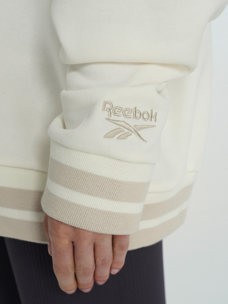 Свитшот женский Reebok Lawn Club — фото №7