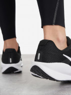 Nike әйелдер кроссовкасы — фото №9