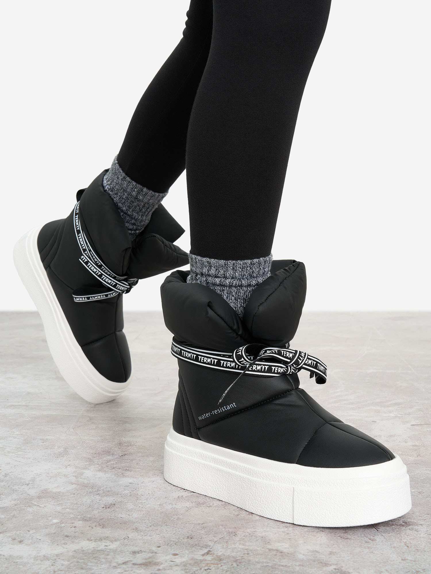 Лесби топтық сексті қараңыз