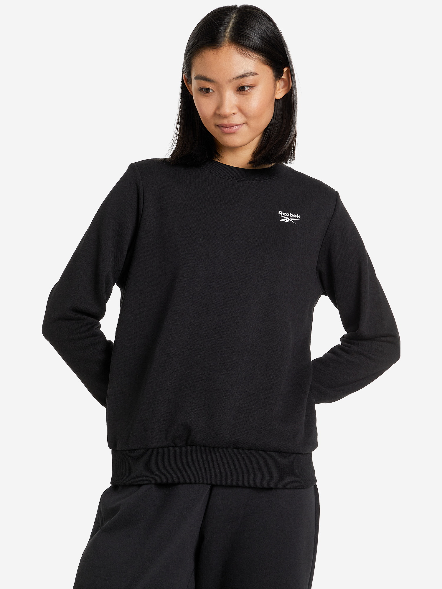 Свитшот женский Reebok French Terry Crew черный цвет — купить за 15490 ...