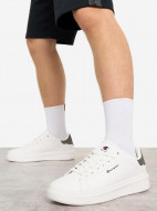 Champion Yrias ерлер кедысы — фото №8