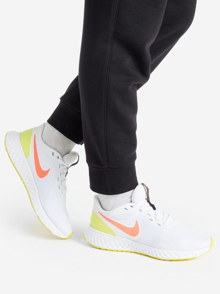 Кроссовки женские Nike Revolution 5