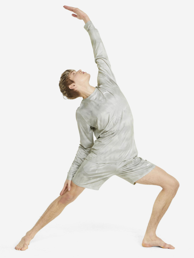 Лонгслив мужской PUMA Studio Graphic — фото №3