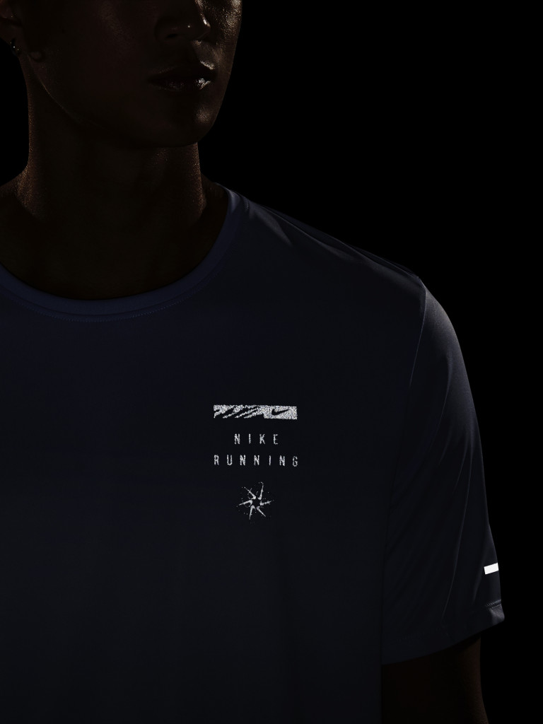 Футболка мужская Nike Dri-FIT UV Run Division Miler — фото №4